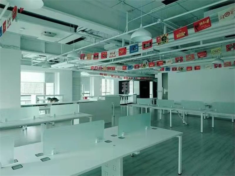 嘉地中心写字楼 455m²办公室出租 9元/m²/天 简单装修